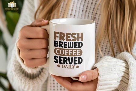 fresh brewed coffee served daily Mok 11oz Wit - Premium Kwaliteit