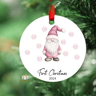 First Christmas 2024 Roze gnome - Rond MDF Kerstornament