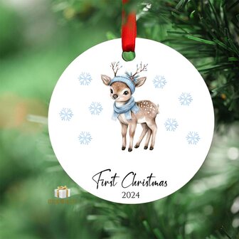 First Christmas 2024 Blauw Hert - Rond MDF Kerstornament